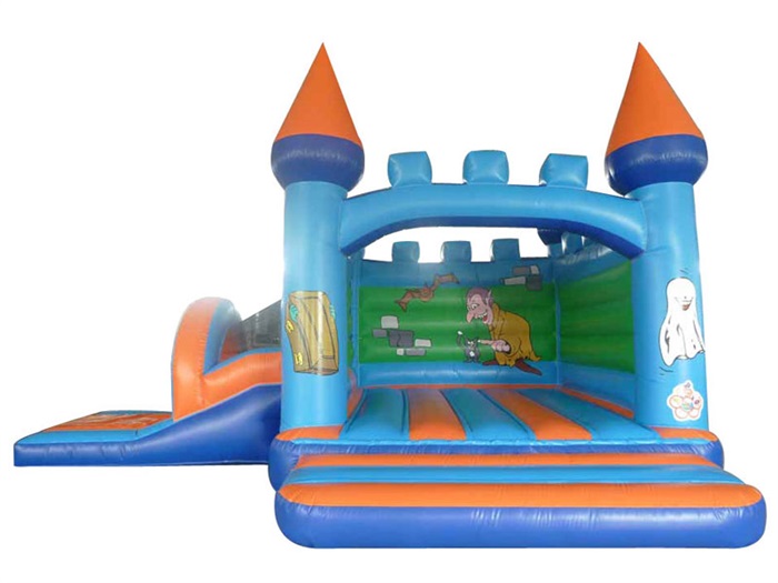castle with slide L5.2xW7.1xH4.5m