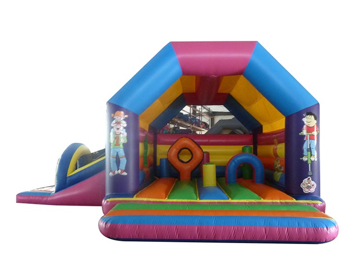 Multiplay mini slide with roof L6.2xW8.0xH4.3m
